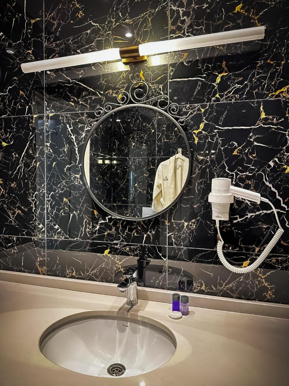 Hi Hotel Ivy Bueyuekada アダラー エクステリア 写真